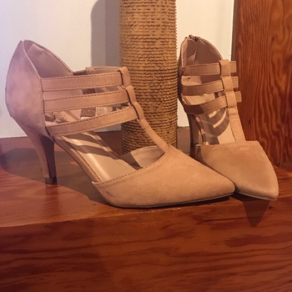 New T- strap mid heels only 10 left - Picture 8 of 8